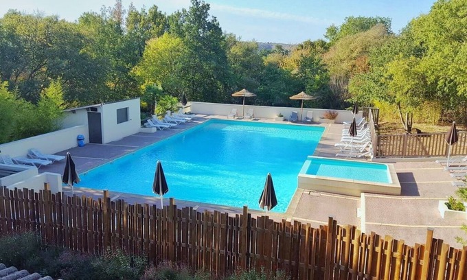 Montreal House | HOUSE 7 - Terrace, garden furniture, beautiful view, swimming pool, summer entertainment