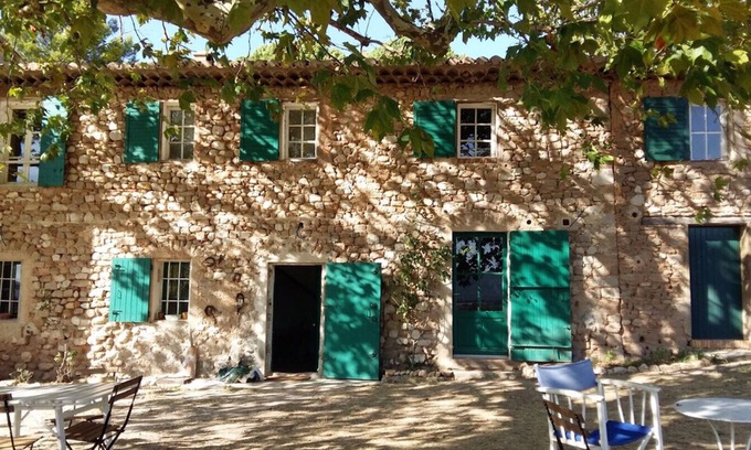 Pourrieres House | House 8/10 people with swimming pool, magnificent view of Ste Victoire