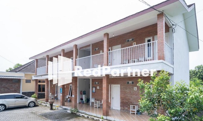 Sleman Hotel | House Acasia Syariah near Universitas Aisyiah Yogyakarta Mitra RedDoorz