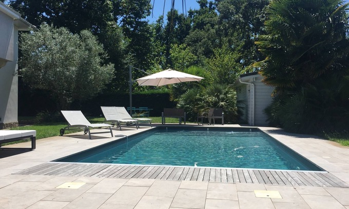 Andernos-les-Bains House | House and its pool near the beach