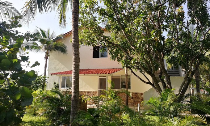 Acapulco House | House between lagoon and ocean - 2min walk from the beach