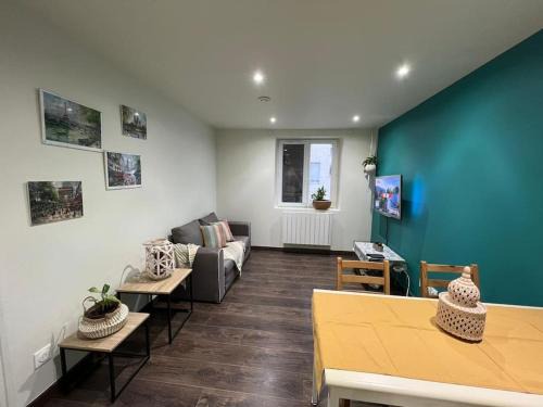 Stains Apartment | House BLUE. close of Stade de France.