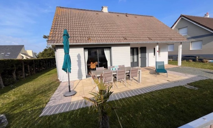 Gouville-sur-Mer House | House by the sea