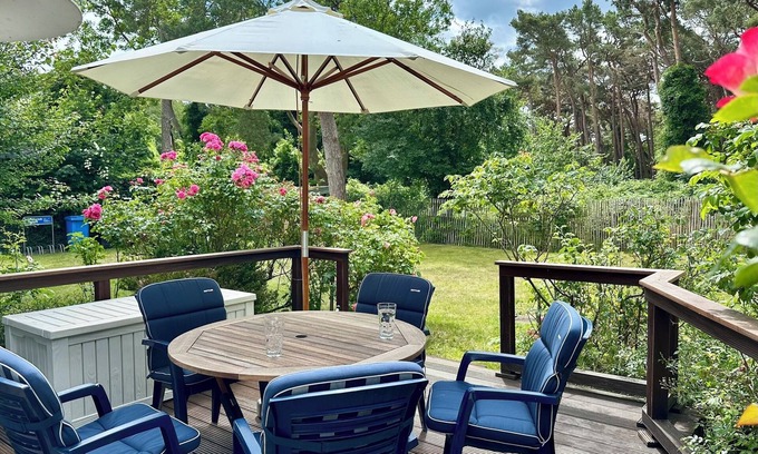 Thiessow House | House by the sea for a large family only 50 meters from the beach.