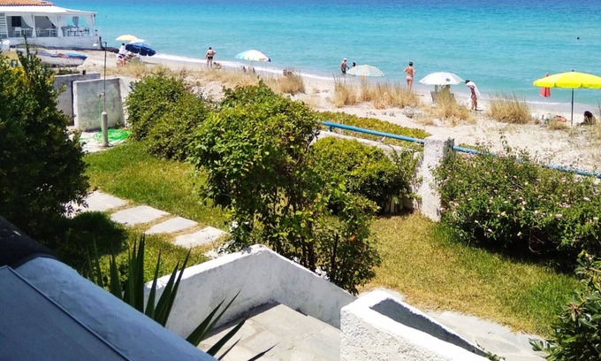 Skala Fourkas House | House by the sea with amazing view
