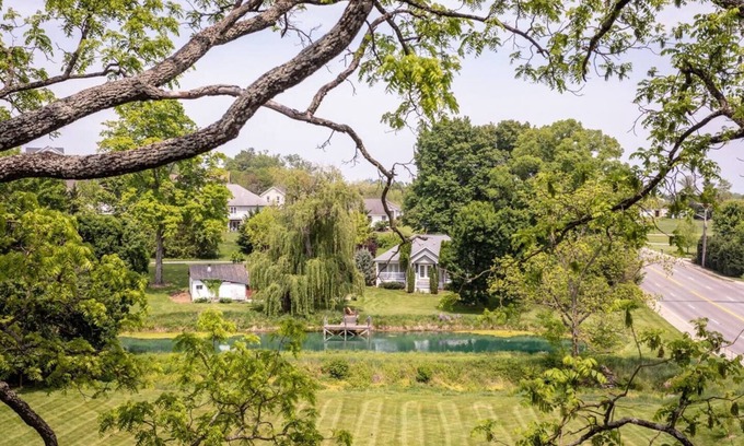 Harrisonburg House | House By the Side of the Road - By the Side Of the Road Inn and Cottages