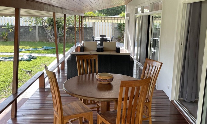 Punaauia House | House "Faré Tamanu" fisherman point