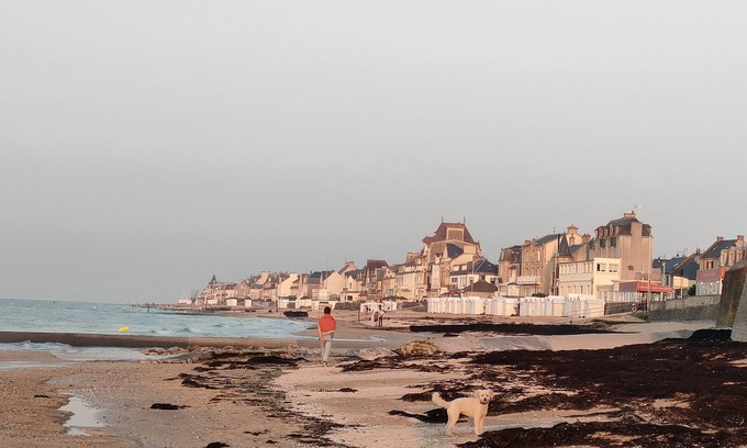 Bernieres-sur-Mer House | House for 12 to 18 people close to the sea
