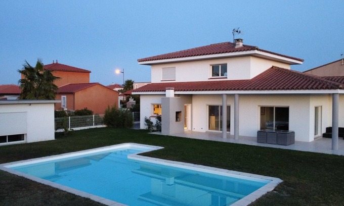 Pollestres House | House for rent - breathtaking view of the Catalan mountains