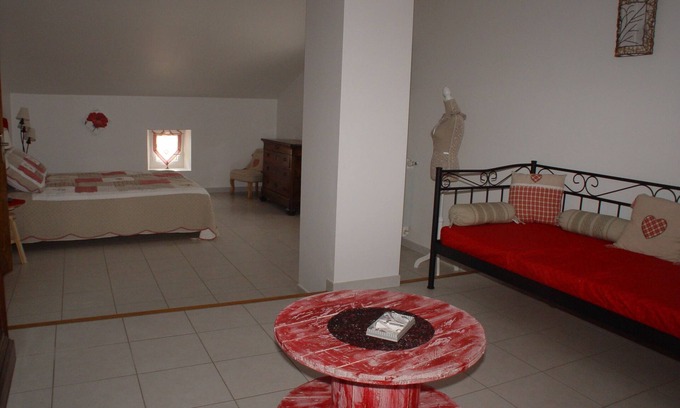 Saint-Laurent-de-Carnols House | House of Font des Couteaux