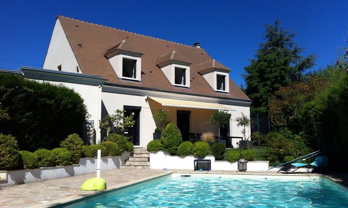 Bougival House | House garden pool near Paris and Versailles