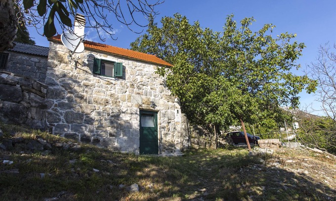 Gata House | House Gordana (41271-K1) - Gata