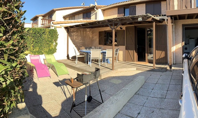 Portiragnes-Plage House | House in a gated estate 10 minutes walk from the beach