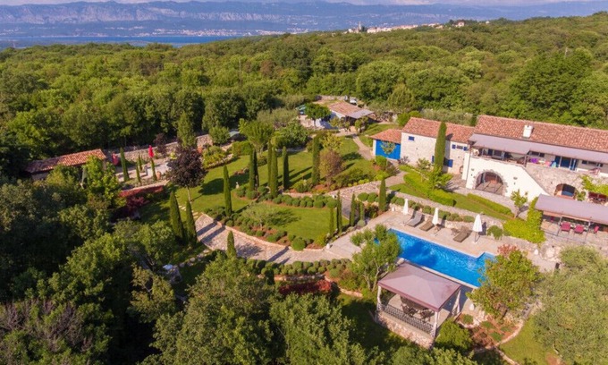 Sveti Ivan Dobrinjski Villa | House in the olive grove by Villas Guide