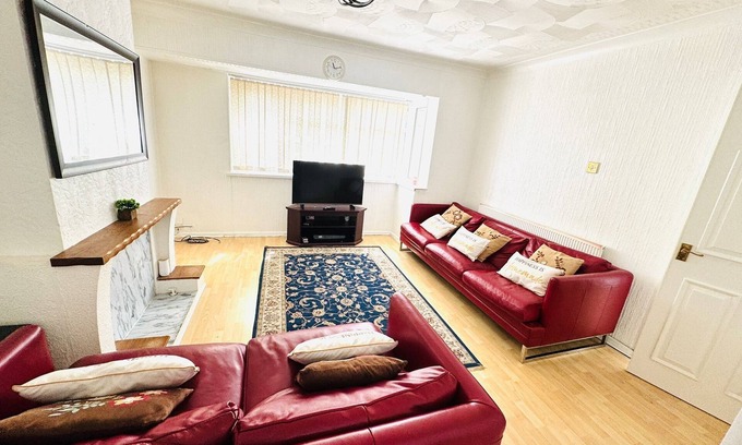 Llanrumney House | House in Llanrumney - 10mins from Cardiff City Centre