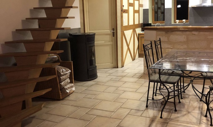 Saint-Bris-le-Vineux House | House in the heart of a winegrowing village