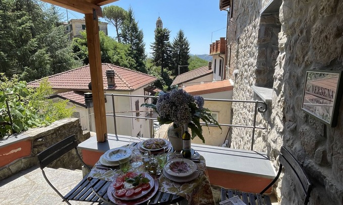 Sesta Godano Apartment | House in the woods 15 km from the 5 Terre