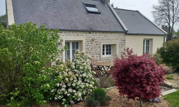 Colleville-sur-Mer Cottage | House in the heart of an orchard, 2 minutes from Omaha beach