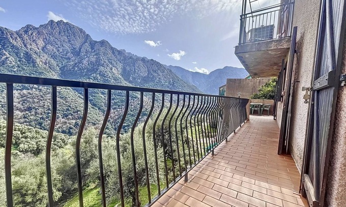 Ota House | House in the heart of the village of Ota