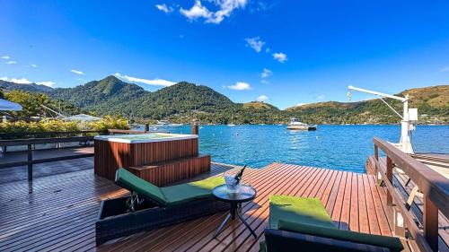 Portogalo House | House Literally with foot in the water-Porto Galo