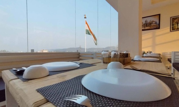 Panch Batti Hotel | House M Lodge