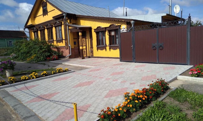 Suzdal House | House near Monastery