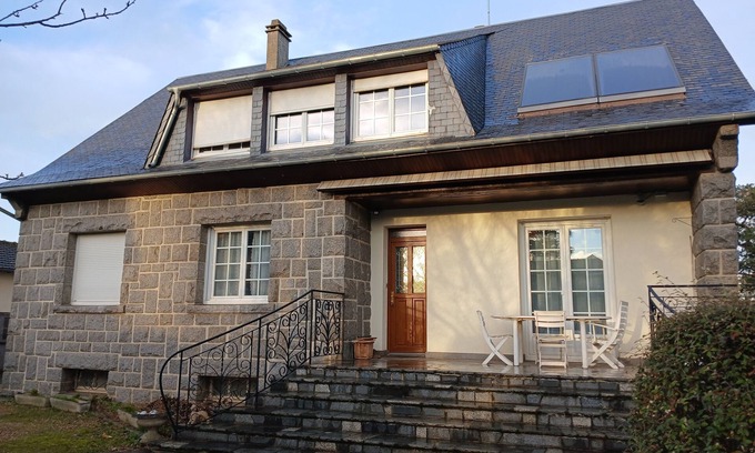 Rosny-sur-Seine House | House near the station
