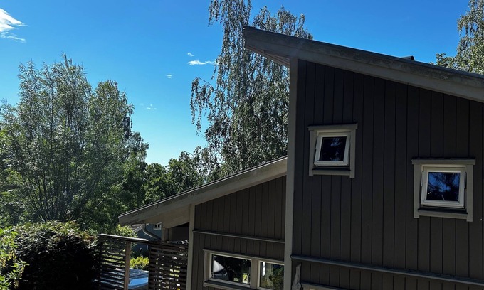 Gustavsvik House | House near the sea with whirlpool, large terrace & 20 min to Stockholm C.
