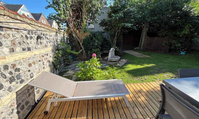 Downtown Le Havre House | House near the sea with garden