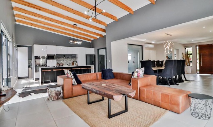 Malelane House | House of Bongekile 4 Bed Luxury Home in Malelane