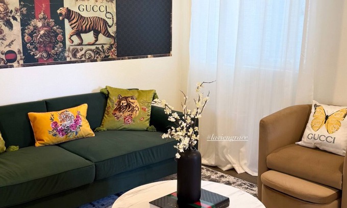 Los Angeles House | House of Gucci Inspired I 4BR + Free Parking + Prime Location InDiscounted Rate