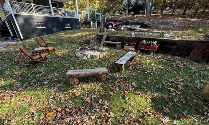 Kabletown House | House of Gunn: games, pets welcome