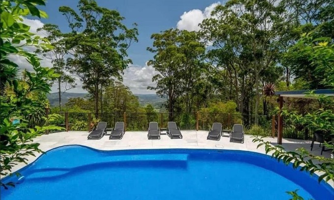 Mapleton Bed & Breakfast | House of Mahalo Accommodation