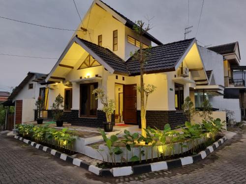 Ngaglik House | House of Pringgitan