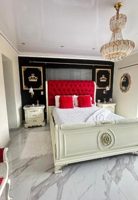 Port Elizabeth House | House of Royalty