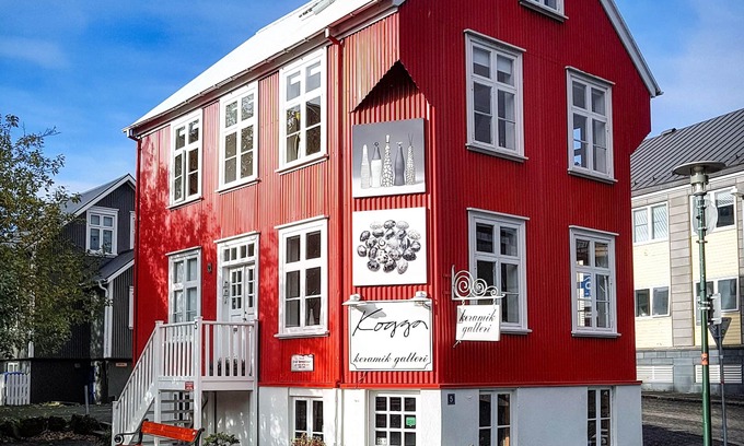 Downtown Apartment | House of the Snowbird