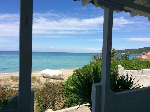 Skala Fourkas House | House on the beach in Fourka Chalkidiki!