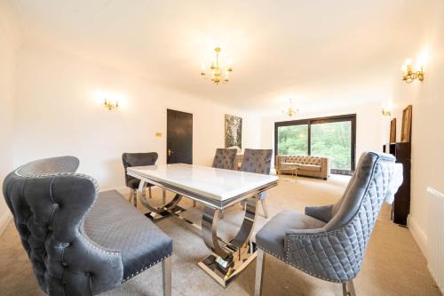 Harrow House | House on the Hill