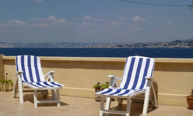 Montredon Villa | House on the Port panoramic view over the bay of Marseille