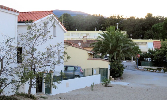 Plage d'Argeles House | House on the sand! 50 meters from the water.