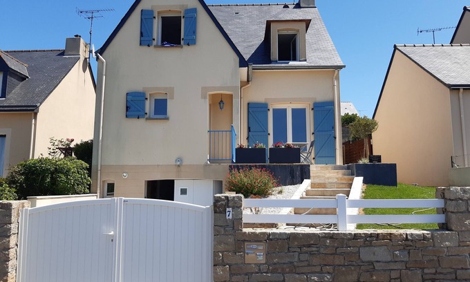 Parame House | House Saint-Malo, Paramé area, 1.2 km from the Sillon beach, 3 bedrooms