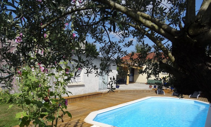 Chaniers House | House + swimming pool on pretty ground without opposite with saintes