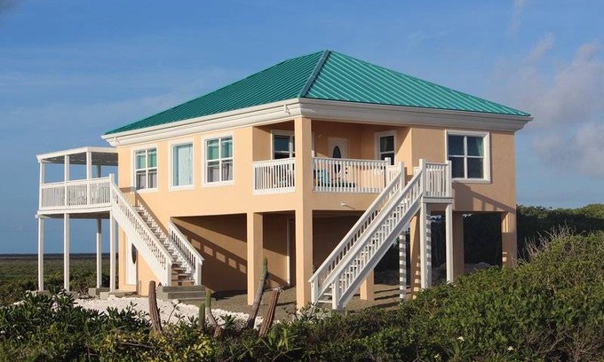 Conch Bar House | House