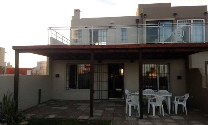 La Plata House | HOUSE THIRTY METERS FROM THE SEA, WITH LARGE BALCONY WITH SEA VIEW.