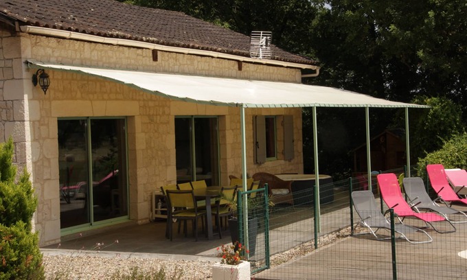 Sainte-Sabine-Born House | House/Villa - Sainte sabine