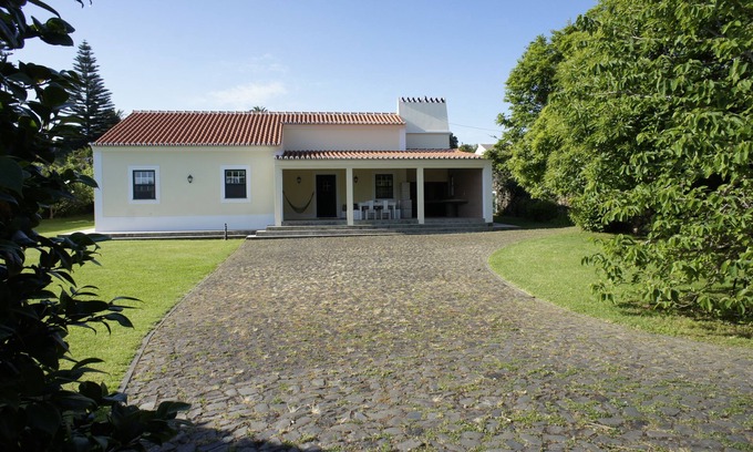 Biscoitos House | House, Villa close to the Sea, for Holidays in Biscoitos (Terceira Island)