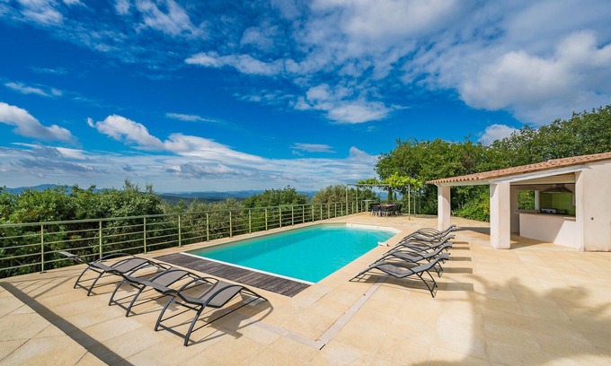 Saint-Cezaire-sur-Siagne House | House with pool panoramic view