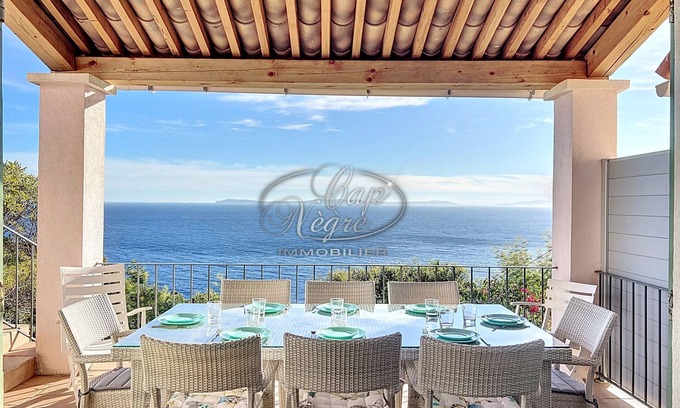 Rayol-Canadel-sur-Mer Ski Chalet | House with sea view for 8 people + 1 child in Rayol-Canadel
