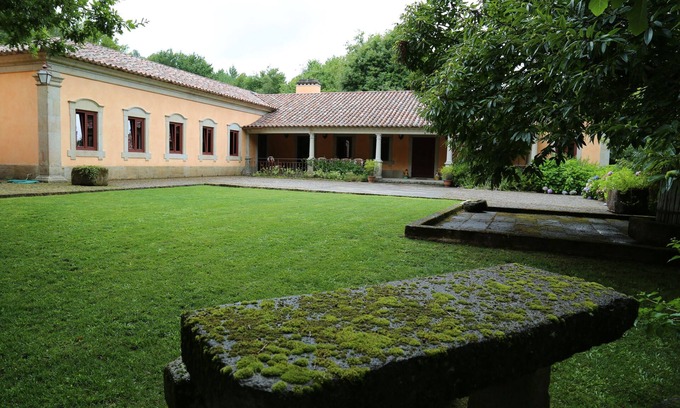 Ponte de Lima House | House with 6 bedrooms, swimming pool, sleeps 12