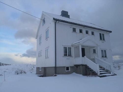 Moskenes House | House with amazing view & location in Tind